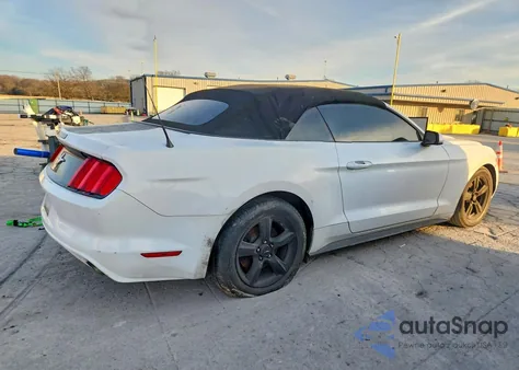 2015 Ford Mustang z USA, uszkodzony, nr VIN 1FATP8EM9F5386793